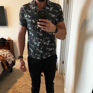 Good fellows casual button down. Medium. Very light.